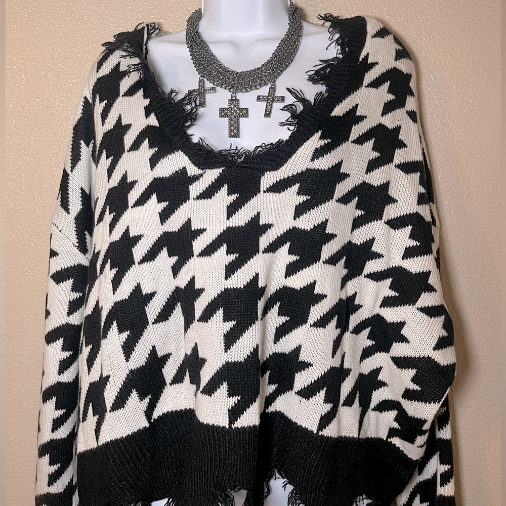 Houndstooth Cropped/Off The Shoulder Sweater